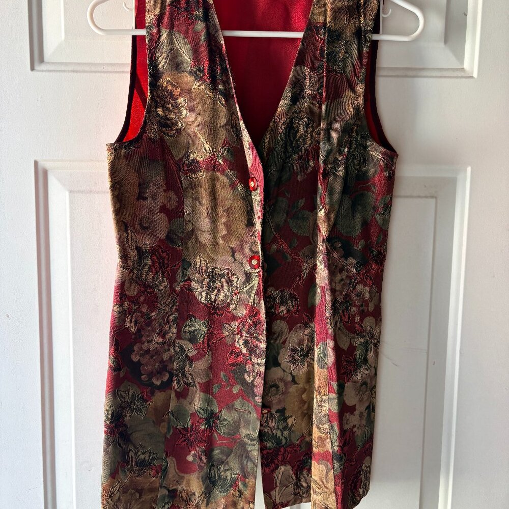 Vintage Tower Hill Tapestry Vest – Longline Jacquard, Red Lining, Floral Buttons